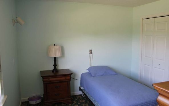 56 W Vineyard Ln, Hayesville, NC 28904